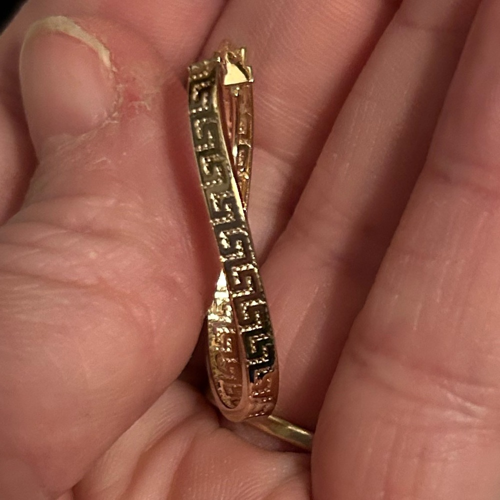NEW (2) 10K YG GREEK KEY 1 3/16” SOLID GOLD Wave Saddleback 2 EARRINGS 1 PAIR